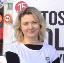 simona-bartova